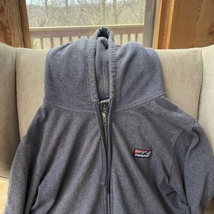 Men’s lightweight Patagonia full zip hoodie